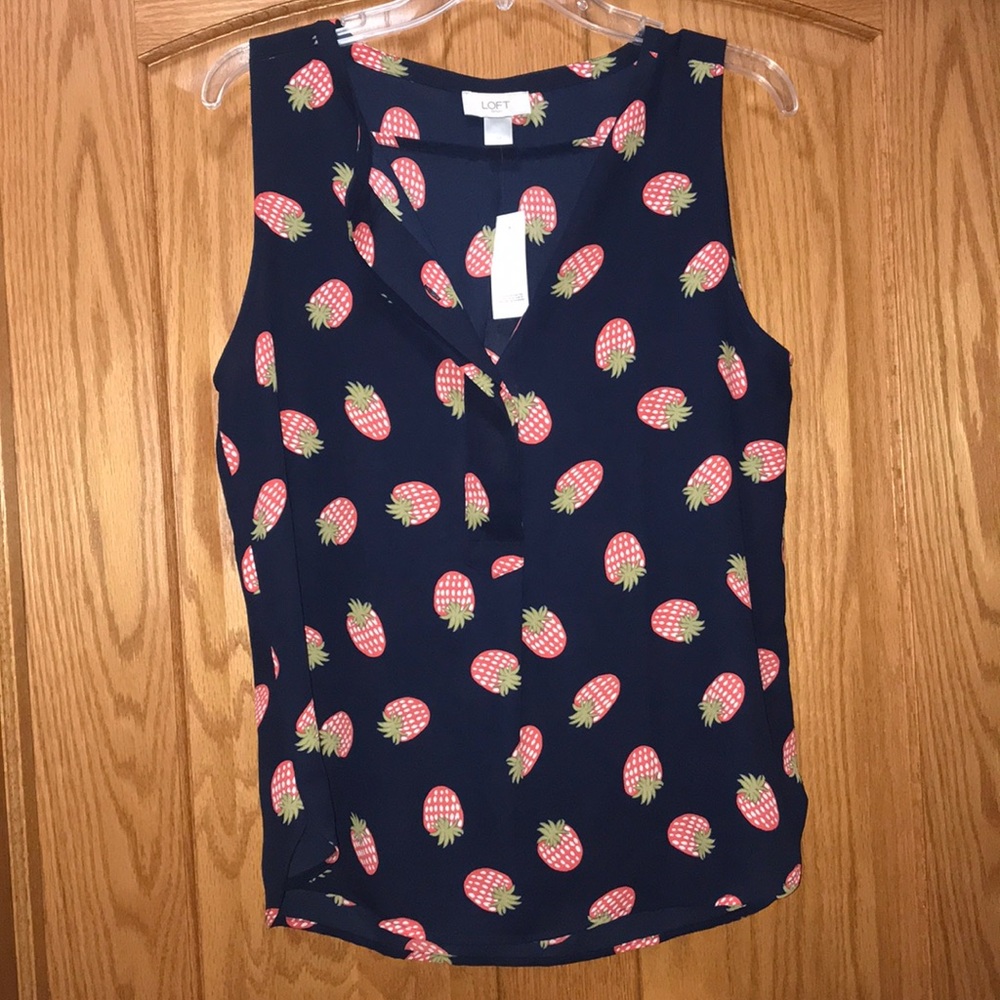 NWT LOFT printed sleeveless blouse